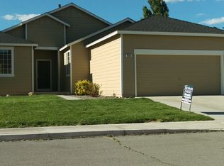 2040 Rawles Dr, Fernley, NV 89408