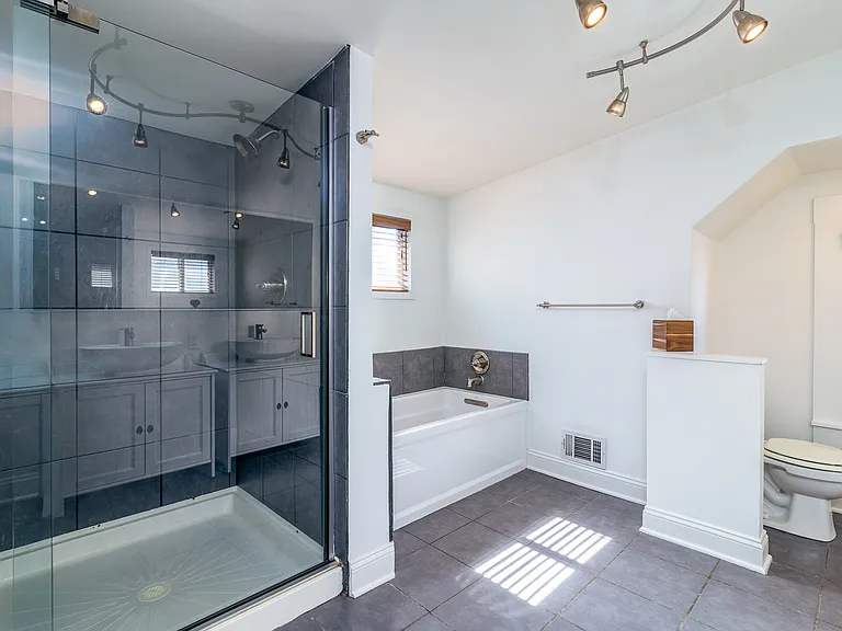 483 Stanley Ave — Photo 13