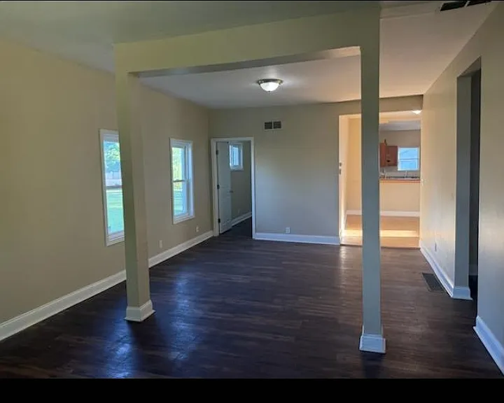 1332 Indiana Ave — Photo 4