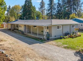 165 Laubach Ln, Grants Pass, OR 97526