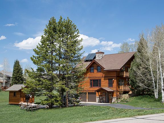 2nd image of 90 Highland Cir