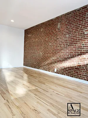 Rented by A Space Realty NY LLC | media 2