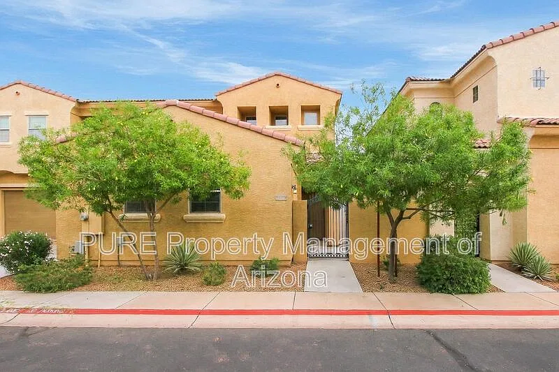 1367 S Country Club Dr #1079