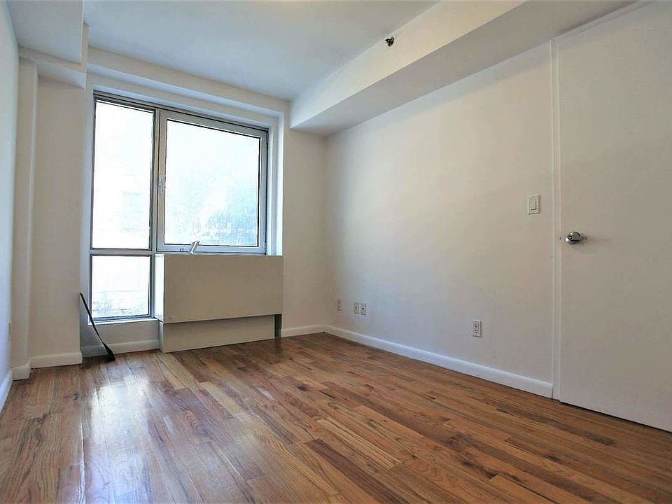 1st image of 56 Saint Marks Pl #4DD