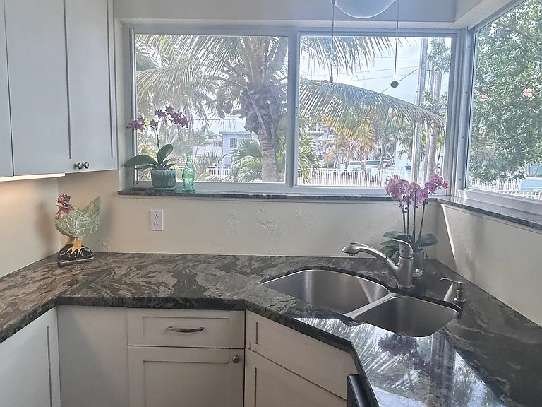 64 Seagate Blvd — Photo 15