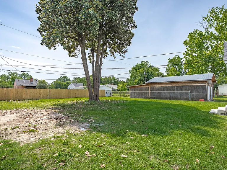 320 Virginia St — Photo 2