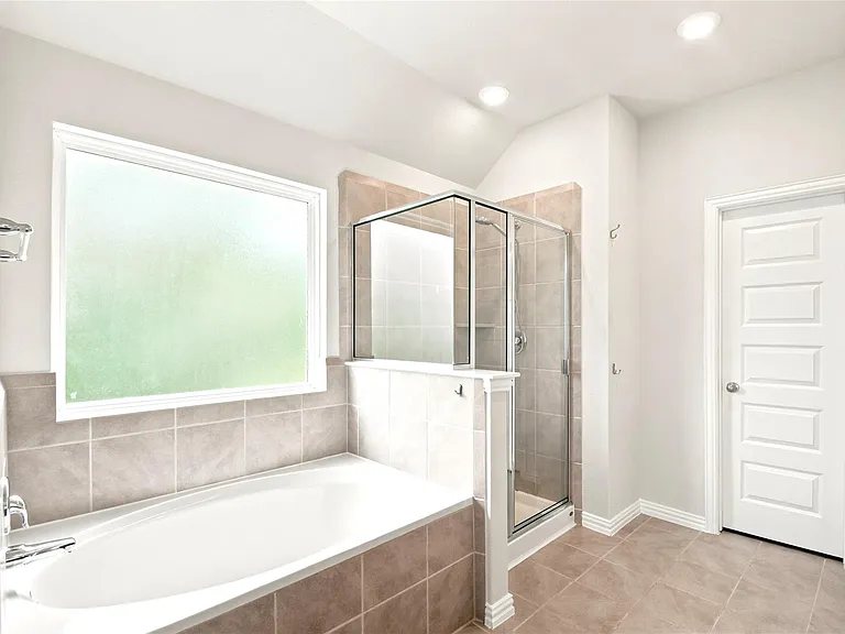 1202 Vilamoura Ct — Photo 28