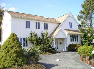 2660 Mandalay Beach Rd, Wantagh, NY 11793