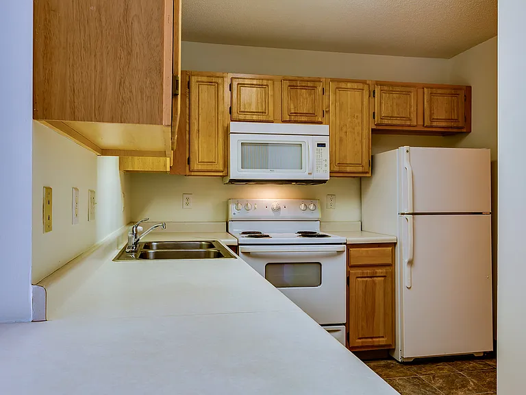 The Brittany's Apartments and Townhomes — Photo 13