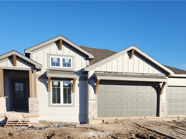 10741 N Bell St, Kansas City, MO 64155