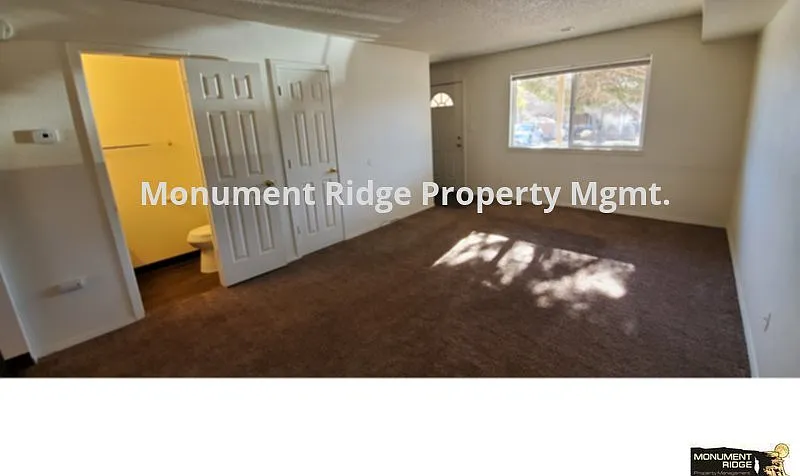 2 bed, 1.5 bath, 1060 sqft, $1,095 — Photo 4