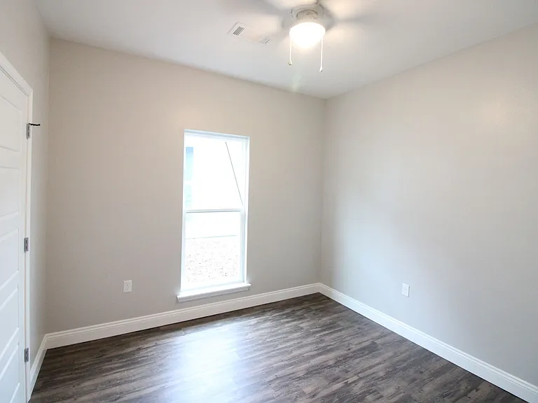212 Lacey Eden Ln — Photo 16