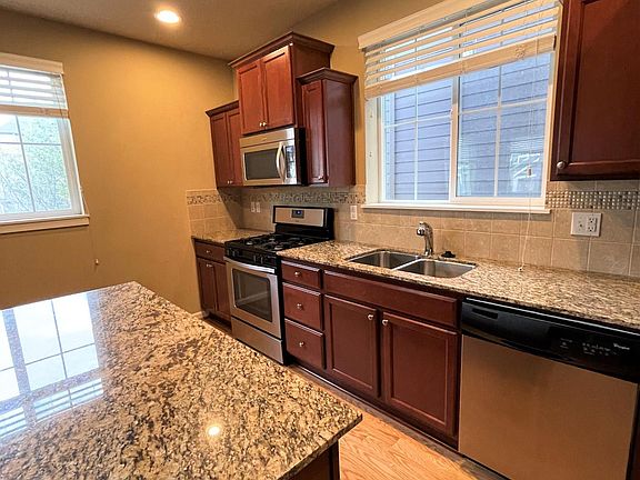 2nd image of 327 NE Eaton Ln