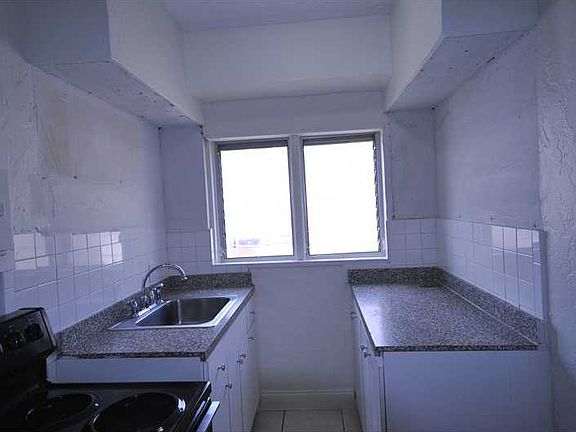 4th image of 7635 Dickens Ave APT 7