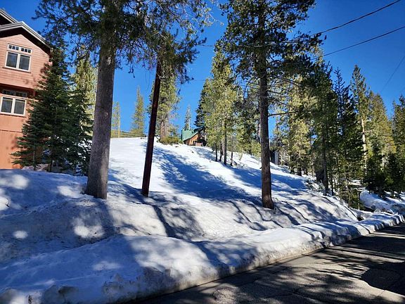 2nd image of 50926 Conifer Dr