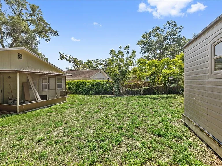1809 E Knollwood St — Photo 17