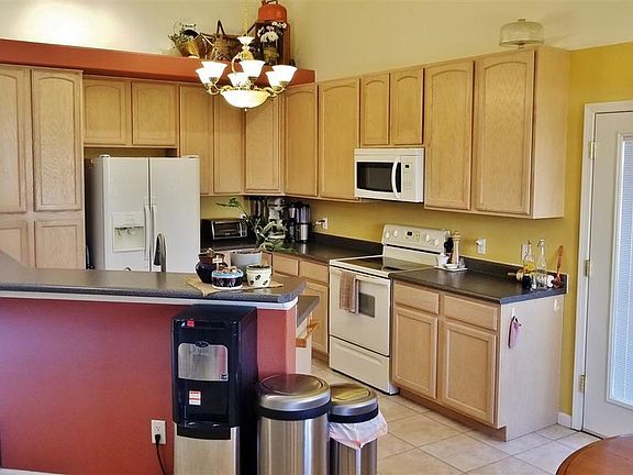 4th image of 1808 Blue Spruce Dr