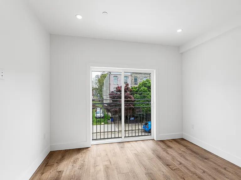 708 N 43rd St #6 — Photo 17