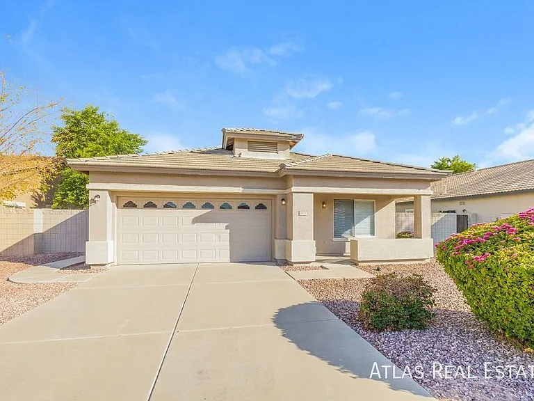 3810 E Waterman St — Photo 1
