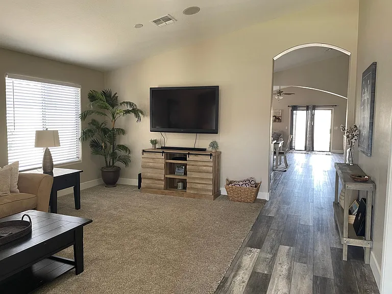 34809 N Gurnsey Trl — Photo 2