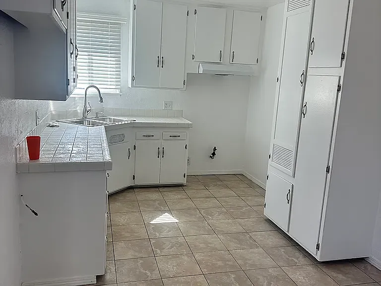 2404 N Bullis Rd — Photo 9