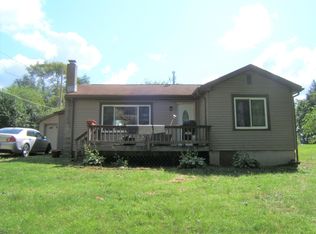 8631 Hilltop Dr, Burlington, WI 53105