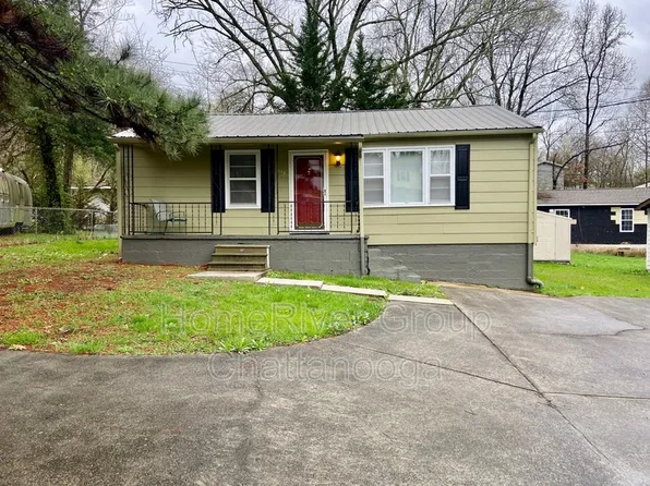 303 Cave St, Rossville, GA 30741