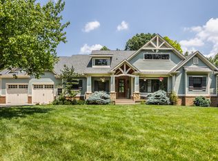 10294 Lakewood Dr, Zionsville, IN 46077