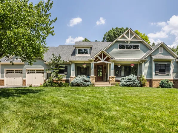 10294 Lakewood Dr, Zionsville, IN 46077