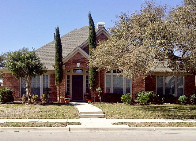 1st image of 1747 Oak Sprawl