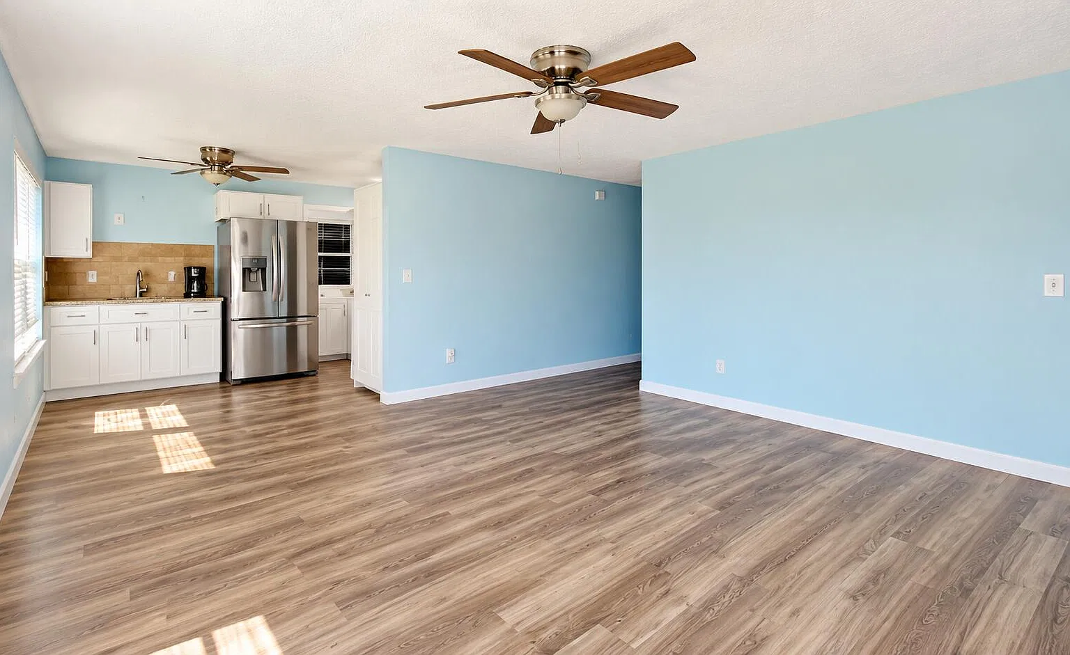 3 bed, 1.0 bath, 1126 sqft, $1,800 — Photo 3