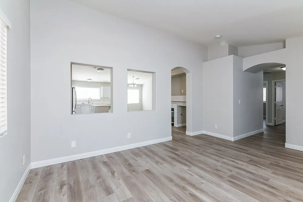 3 bed, 2.0 bath, 1458 sqft, $2,120 — Photo 3
