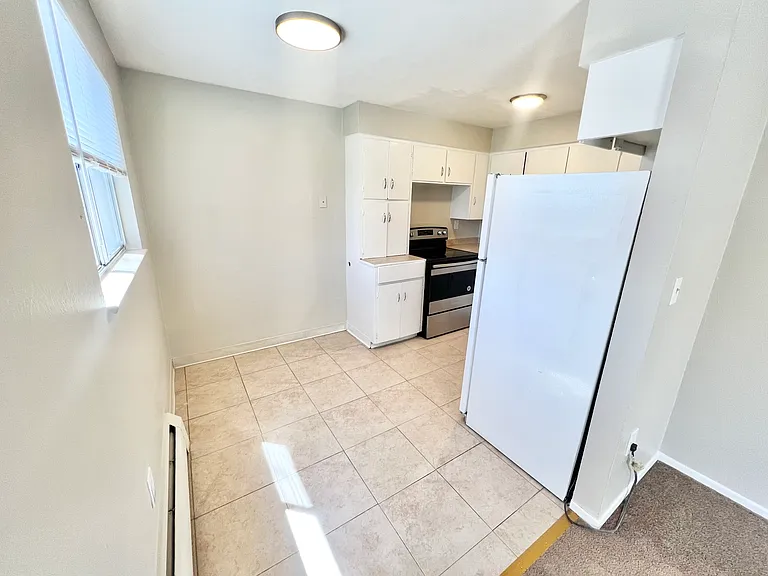 Explore this inviting kitchen, perfect for culinary creations and everyday meals. Explore this inviting kitchen, perfect for culinary creations and everyday meals.