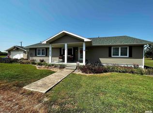 602 S Beacon Ave, Broughton, IL 62817