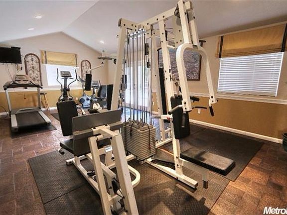 3rd image of 520 Woodside Oaks APT 1