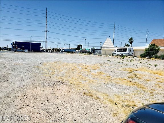 4th image of 4940 Vegas Dr
