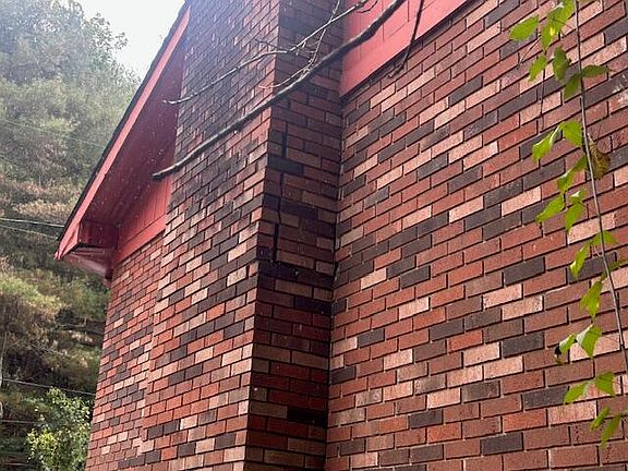 5th image of 275 Rocky Hollow Rd