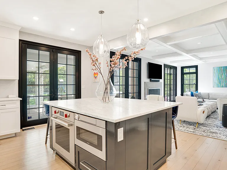 5 Montauk Avenue Ext — Photo 9