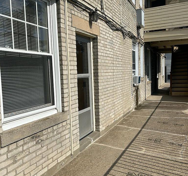 304 Wash A exterior