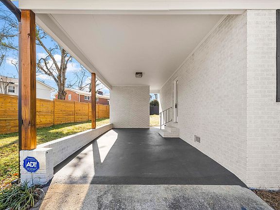 5th image of 7 Hardale Ln