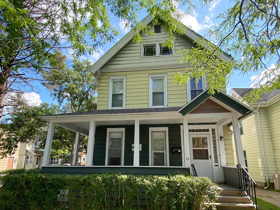 25 Seminary Ave
