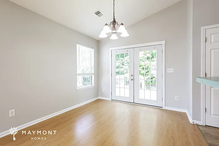 313 Hampton Ridge Dr — Photo 5