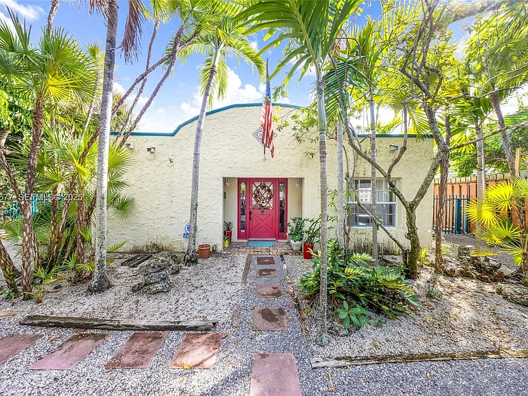 1840 Tigertail Ave — Photo 1