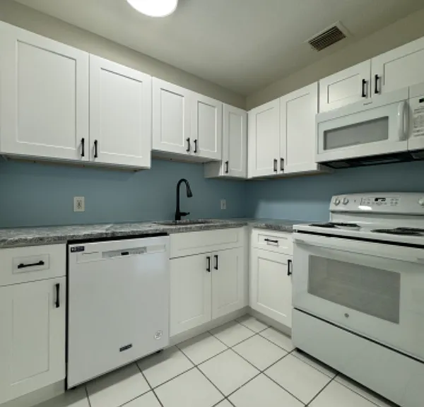 260 20th Ave S #1 — Photo 16