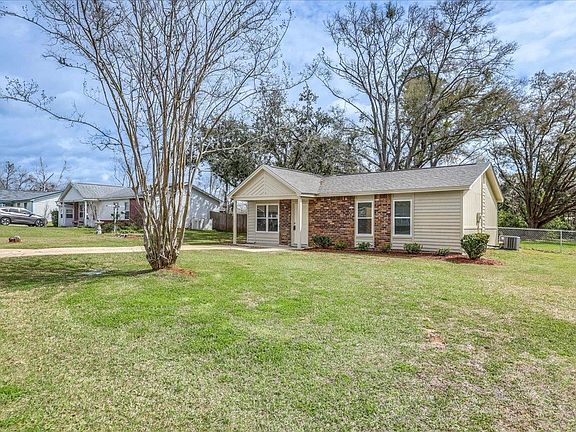 2nd image of 2083 Little River Ln