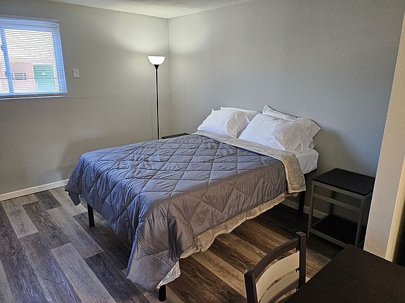 4th image of 2400 Northwestern Ave #93db95f2f