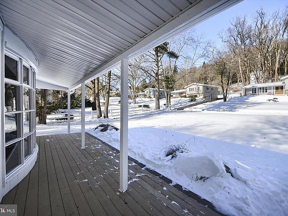 5th image of 958 Longview Rd