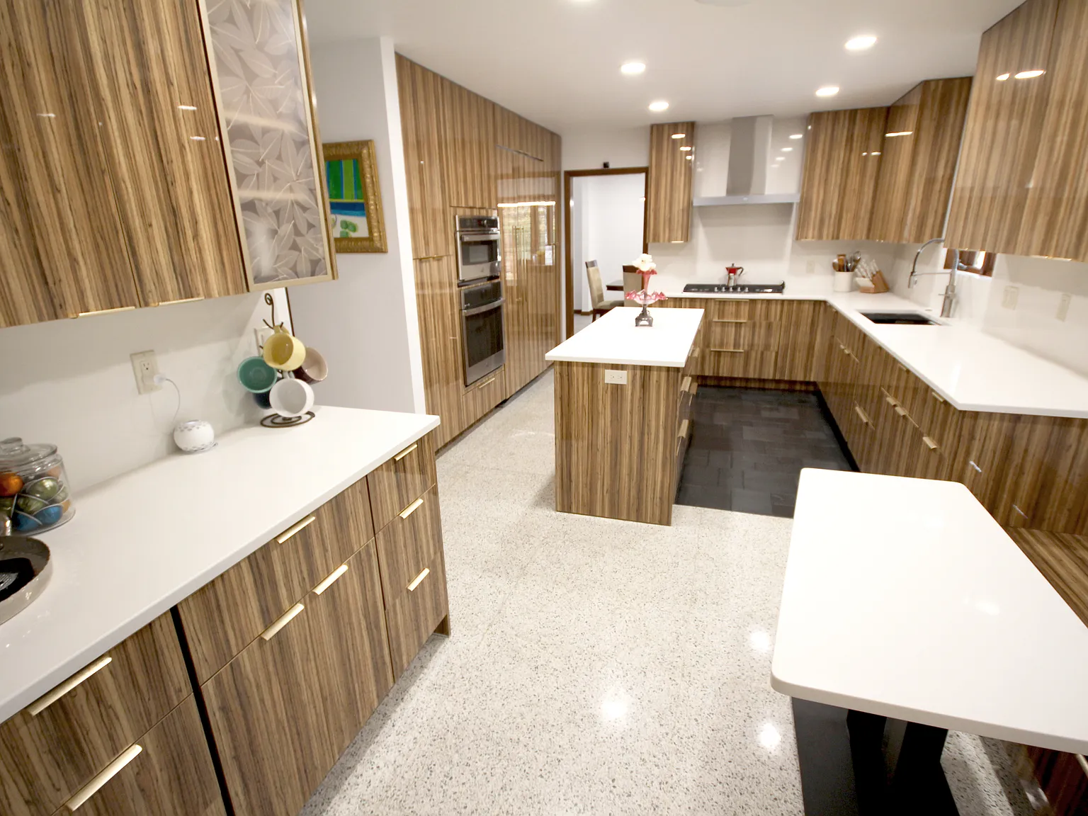 3 bed, 3994 sqft, $4,000 — Photo 3