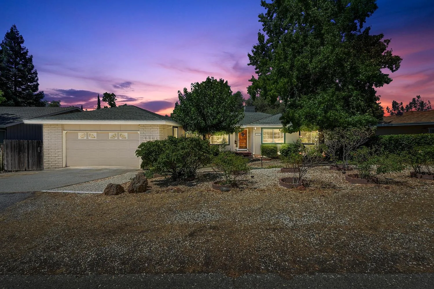 12627 Highland Dr photo 1