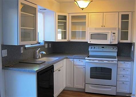 3rd image of 111 Lake Glen Dr #111